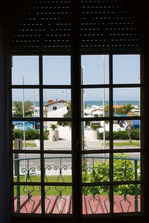 Hotel Poseidon Marina di Pietrasanta Eksteriør bilde